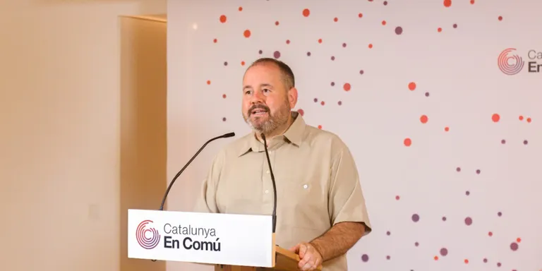 Els comuns adverteixen Aragonès que el rebuig a l'ampliació del Prat "no és una petició, sinó una exigència"