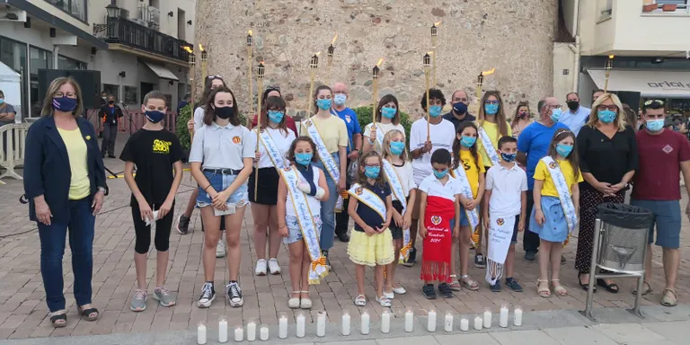 Cambrils rep un any més la Flama del Canigó i recorda les víctimes de la Covid-19
