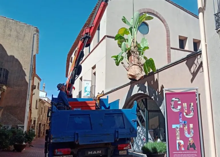 La brigada municipal de Begur reforça el manteniment de carrers, zones verdes i equipaments