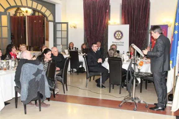 El Rotary Club de Solsona organitza un sopar solidari a favor dels joves migrats sols que hi ha a la ciutat