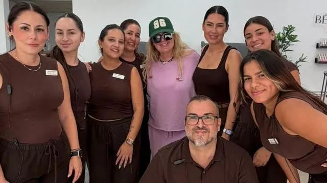 Amaia Montero pasa por Telde antes de su concierto y elige una peluquería de El Calero