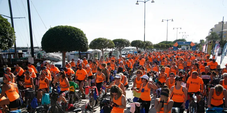 La Pedals Non Stop recapta més de 4.000 euros per a la investigació del càncer infantil