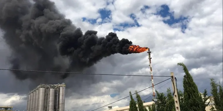 Tornen els escenaris de fum, foc i soroll a causa de la parada de Repsol