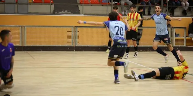 L'Atlètic Club La Seu goleja l'Alcarràs (0-6) i segueix a prop del liderat