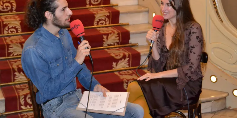 Martí Gruas ens convida a descobrir més famosos de forma propera, ara també en format videopòdcast