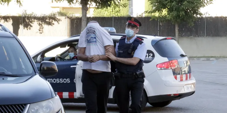 Els tres mossos de Sta Coloma de Farners acusats de traficar amb marihuana afronten més de 12 anys de presó