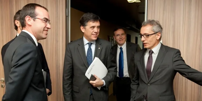 La Generalitat torna a plantejar a Andorra la implicació en l'aeroport de la Seu
