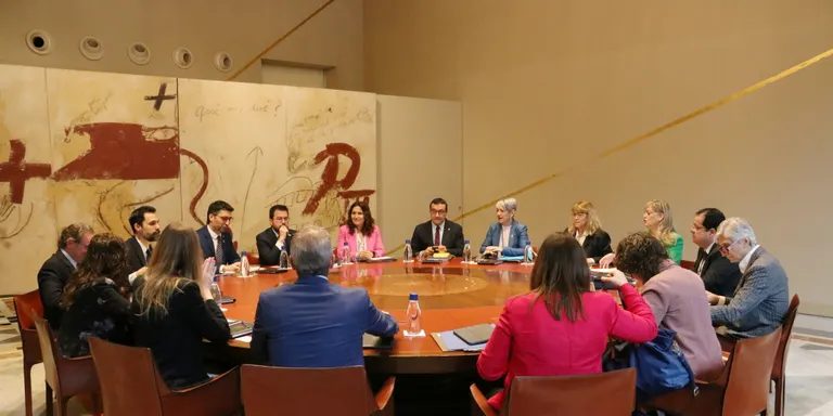 Aragonès reuneix Puigneró, Cambray, Geis, Garriga i Vilagrà a Canonges per afrontar l'ordre sobre el 25% de castellà