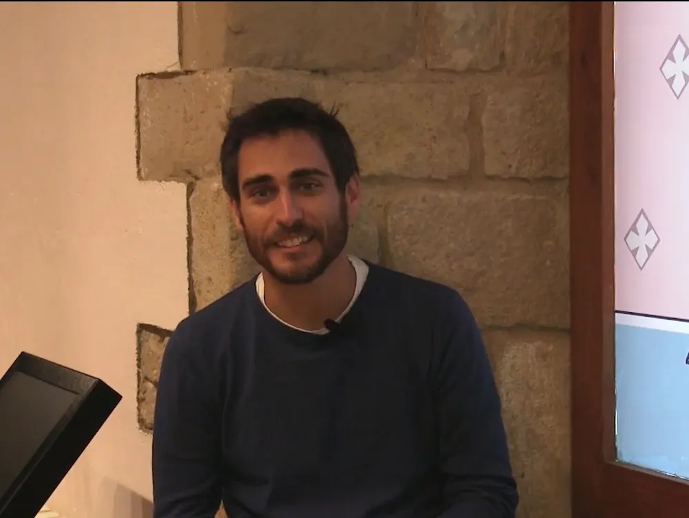 Raül Tortosa, un actor rubinenc a cavall entre la televisió i el teatre