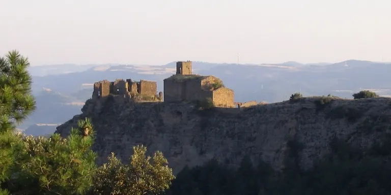 Lladurs rehabilitarà la torre del castell i crearà un espai cultural i astronòmic abans de la tardor