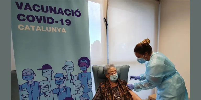 Caldes ja ha superat el 50% de la població vacunada amb la pauta completa