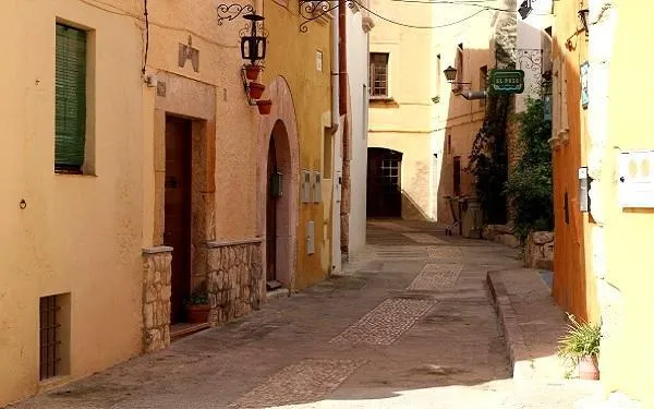 Turisme i Comerç d’Altafulla agraeixen la col·laboració d’una desena d’establiments en les visites guiades a la Vila Closa