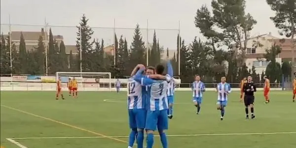 La Torre remunta i goleja al Llorenç en una excelsa segona part (3-5)