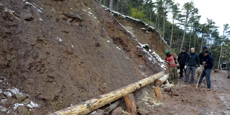 El Projecte Boscos de Muntanya divulga l'ús de materials naturals per construir talussos