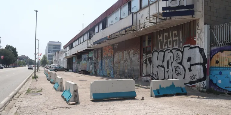 L'Ajuntament de Girona estudia enderrocar les naus abandonades de la carretera Barcelona de manera subsidiària
