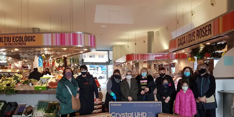 Lliurats els premis del sorteig de Nadal al Mercat Municipal