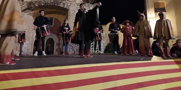 Els diables petits d'Altafulla reivindiquen l'oci juvenil i denuncien la violència masclista