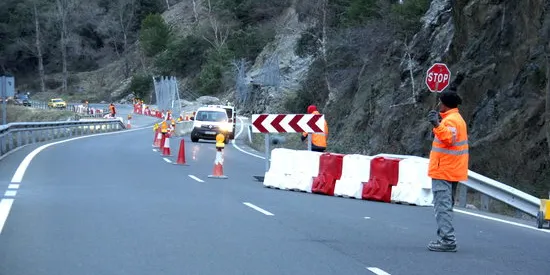 Normalitat en els primers talls intermitents per refer el talús de la C-13 entre Rialp i Llavorsí