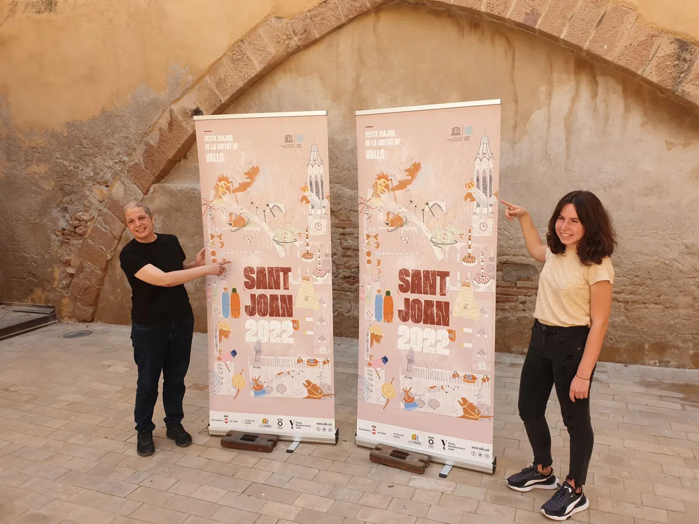El conjunt del seguici cerimonial protagonitza el cartell de Sant Joan