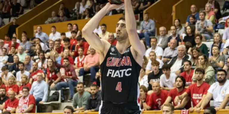 El Bàsquet Girona perd contra el Betis i haurà d'esperar per la salvació