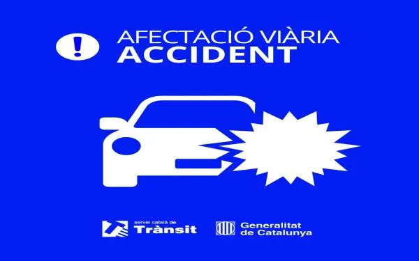 Un vehicle s'incendia a l'AP-7, a l’altura de Roda de Berà, sense causar ferits