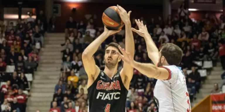El Bàsquet Girona supera el Monbus Obradoiro a Fontajau (93-76)