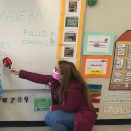 #960 - RubíMòbil: estudiants de P5 picant amb les mans paraules - episode art