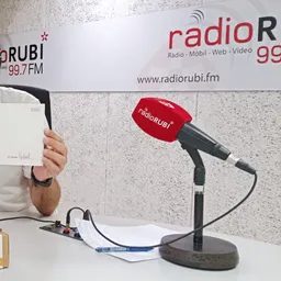 #1248 - La Caputxeta a Instagram, literatura infantil amb Melània - episode art