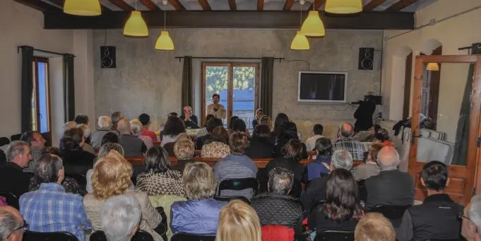 Bona rebuda al llibre 'Dones en blanc i negre' a les Valls d'Aguilar