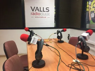 Ràdio Ciutat de Valls presenta la nova programació a la Biblioteca Popular