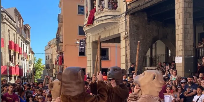 L’Agrupació de Geganters canvia el sistema d’inscripció per fer ballar els ossos i els nans