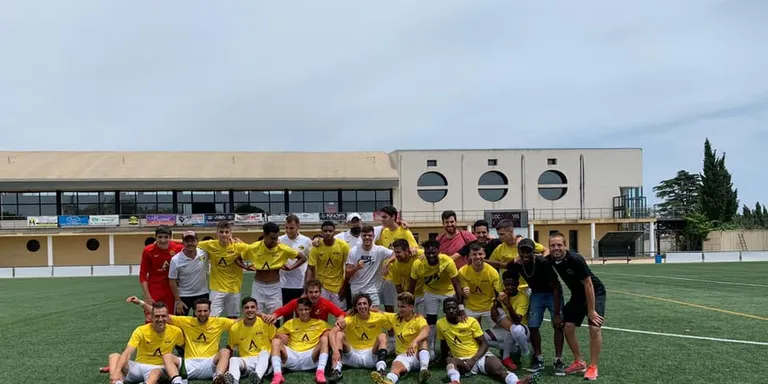 El primer equip de l'Aquahotel FC es proclama campió de lliga i puja a Tercera Catalana