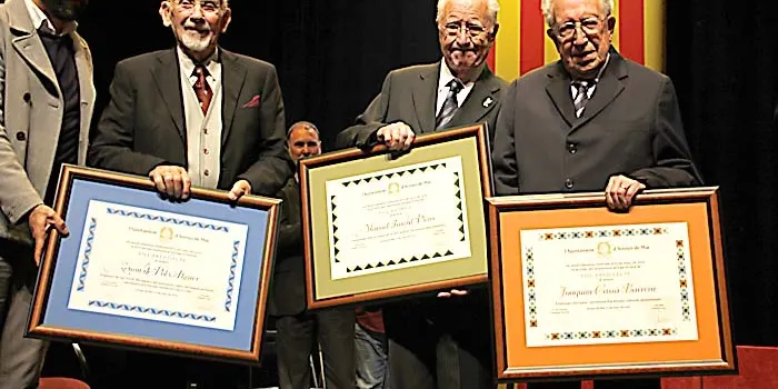 El Teatre Principal s'omple pel nomenament dels Fills Predilectes i Adoptiu d'Arenys