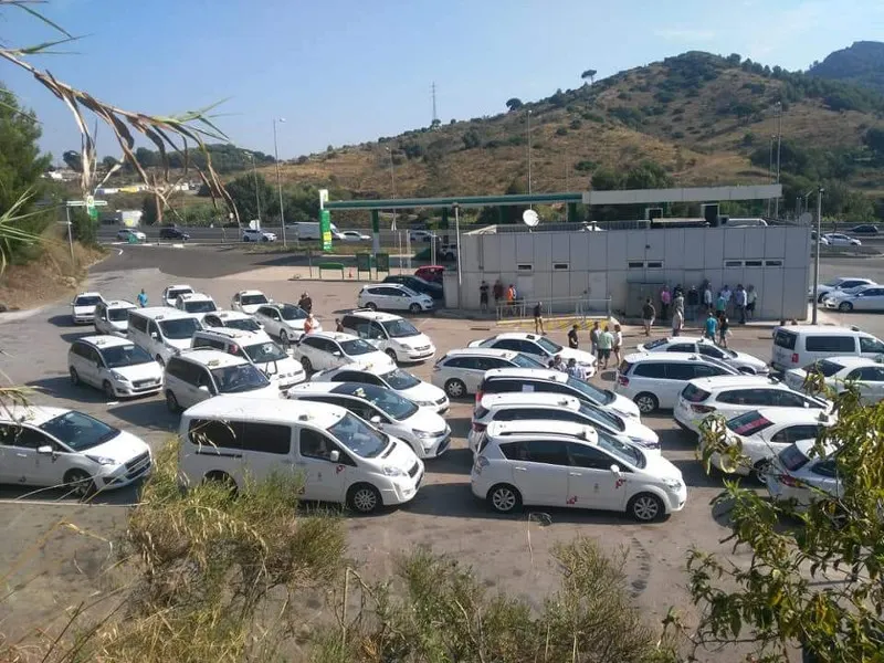 Els taxistes rubinencs també se sumen a la vaga del sector que continua amb les seves protestes