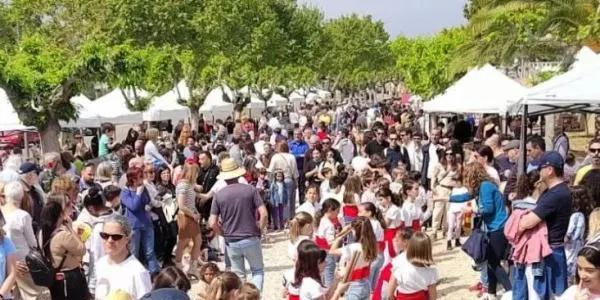 Altafulla viu un Sant Jordi multitudinari