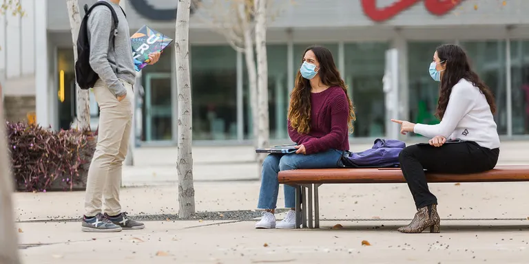La URV convoca per primer cop un premi a la millor tesi doctoral escrita en català